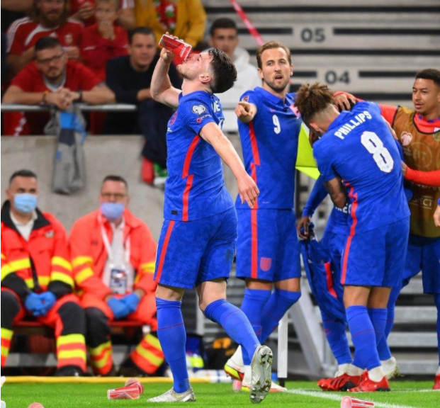  马赛，锋线火力全开豪取四连胜